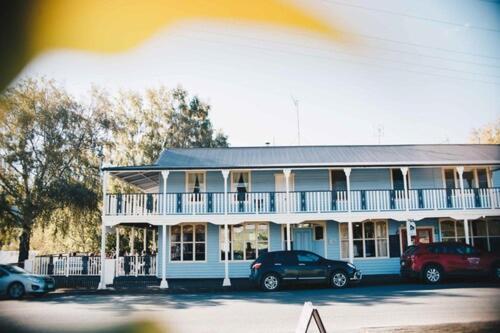 Wandering Trout - Gourmet Lodge Mole Creek